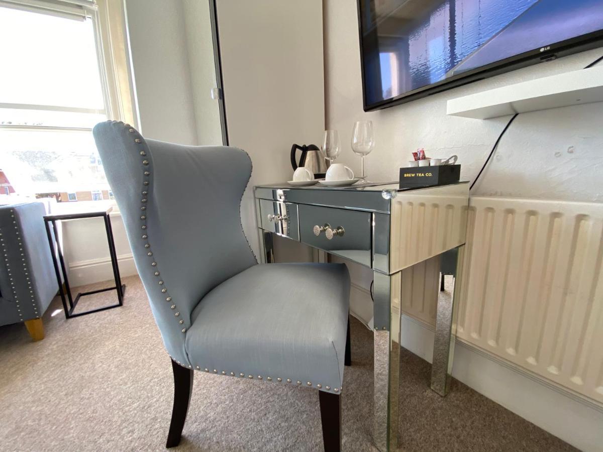 Seaside 5 Min From Ensuite Parking Privatunterkunft